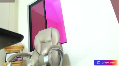 Nicolle Aviles online show from 13, 3, 2026