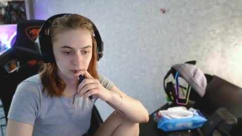 beverly_yay online show from 23, 4, 2026