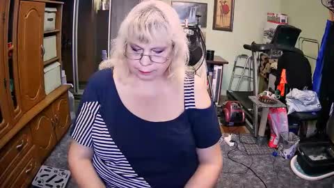 Snapshot of beverlyqcynia chatting on 18, 9, 2025 BeverlyQCynia online show from 18, 9, 2025