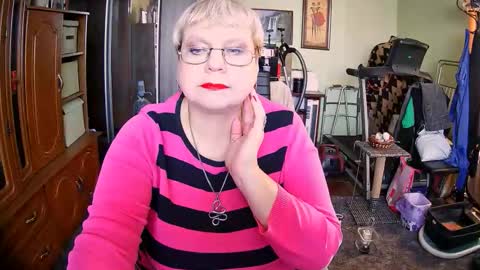 Snapshot of beverlyqcynia chatting on 23, 10, 2025 BeverlyQCynia online show from 23, 10, 2025