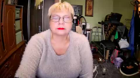 Snapshot of beverlyqcynia chatting on 25, 10, 2025 BeverlyQCynia online show from 25, 10, 2025