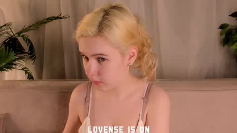 Eliz online show from 8, 11, 2025