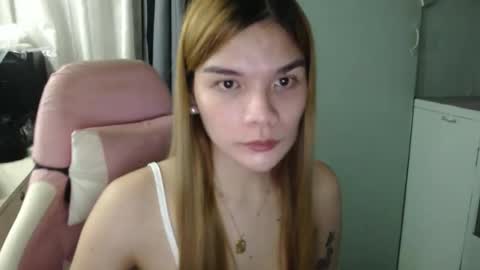 Snapshot of bheefuck52 chatting on 18, 11, 2025 bhee52 online show from 18, 11, 2025