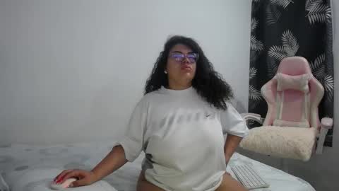 Bianca Tuesday to Sunday from 2am to 6am UTC-5 online show from 21, 2, 2026