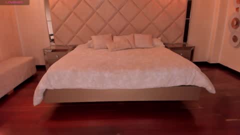 Bianca Pierce online show from 2, 2, 2026