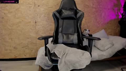 Biancastrong.. IGThebiancastrong online show from 12, 2, 2025