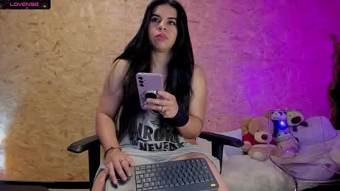 Biancastrong.. IGThebiancastrong online show from 4, 3, 2025