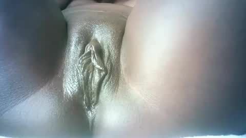 pretty online show from 22, 2, 2025