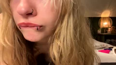 Ellie  online show from 10, 3, 2026