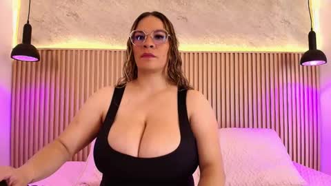 Tell me Sophia  online show from 15, 10, 2025