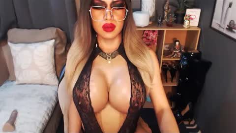 Loraine Cruz online show from 24, 2, 2025