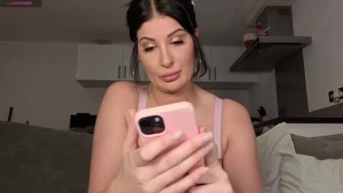 Kandice Kloss insta kandiceklossofficial online show from 16, 12, 2025