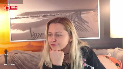 Snapshot of bigboobsarri chatting on 20, 12, 2024 BigBoobsArri online show from 20, 12, 2024