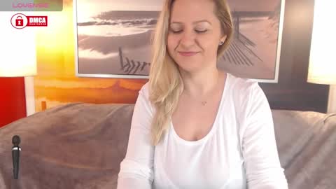 Snapshot of bigboobsarri chatting on 22, 1, 2025 BigBoobsArri online show from 22, 1, 2025