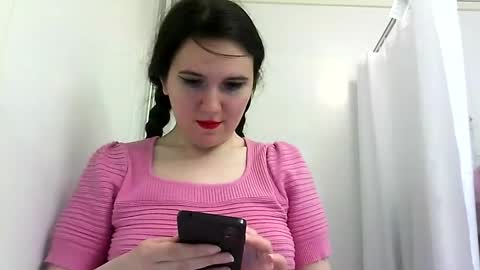 Isabella online show from 7, 3, 2025