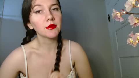 Isabella online show from 4, 12, 2025