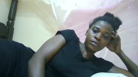 Snapshot of bigclit_bae22 chatting on 13, 6, 2026 bigclit_bae22 online show from 13, 6, 2026