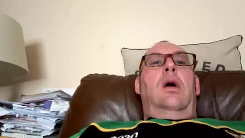 Snapshot of biggloves4bighands chatting on 20, 9, 2025 biggloves4bighands online show from 20, 9, 2025