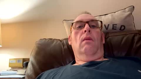 Snapshot of biggloves4bighands chatting on 19, 11, 2025 biggloves4bighands online show from 19, 11, 2025