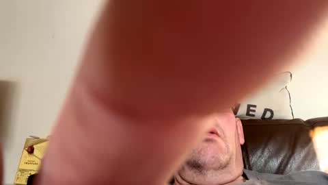 Snapshot of biggloves4bighands chatting on 23, 11, 2025 biggloves4bighands online show from 23, 11, 2025