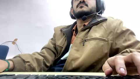 Snapshot of bighandsomesatisfy chatting on 26, 2, 2025 bighandsomesatisfy online show from 26, 2, 2025