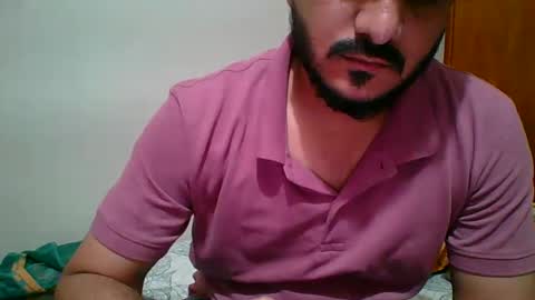 Snapshot of bighandsomesatisfy chatting on 5, 3, 2025 bighandsomesatisfy online show from 5, 3, 2025