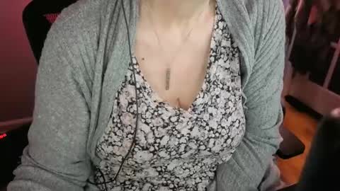 Snapshot of bigmarisella chatting on 13, 5, 2026 Big Mari online show from 13, 5, 2026