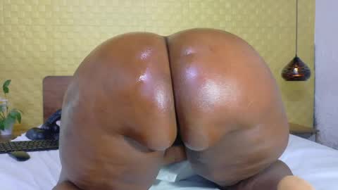 bigroundbooty_ online show from 28, 4, 2026