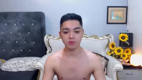 Snapshot of bigshowforyouxx chatting on 13, 10, 2025 Jay online show from 13, 10, 2025