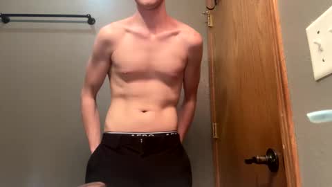 Snapshot of bigskinnyboyshh chatting on 31, 12, 2024 bigskinnyboyshh online show from 31, 12, 2024