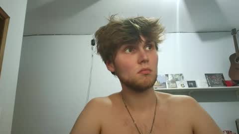 Snapshot of bigskinnyboyshh chatting on 10, 3, 2026 bigskinnyboyshh online show from 10, 3, 2026