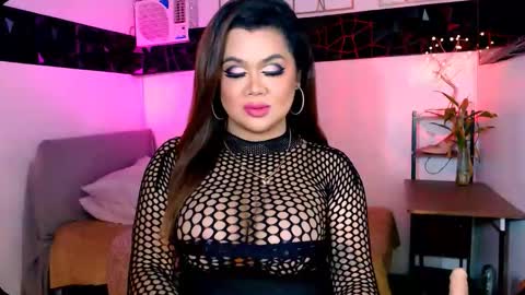 Snapshot of bigtraditionalts chatting on 21, 9, 2025 katy asianbigcockcumshowsmokeanal online show from 21, 9, 2025