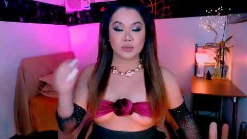 Snapshot of bigtraditionalts chatting on 17, 10, 2025 katy asianbigcockcumshowsmokeanal online show from 17, 10, 2025