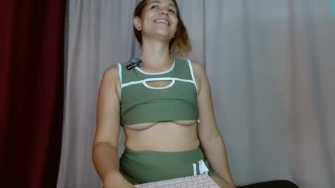 Snapshot of biki_sensual chatting on 10, 3, 2026 hi soy natural girl biki online show from 10, 3, 2026