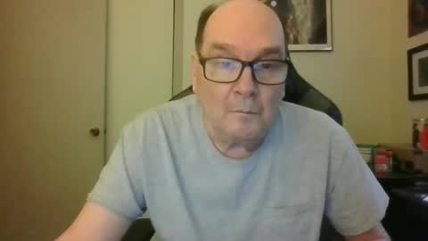 Snapshot of bink195234 chatting on 4, 12, 2025 Bink195234 online show from 4, 12, 2025