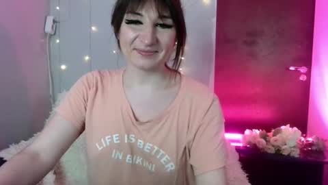 Snapshot of birdie_kiss chatting on 18, 6, 2026 birdie_kiss online show from 18, 6, 2026