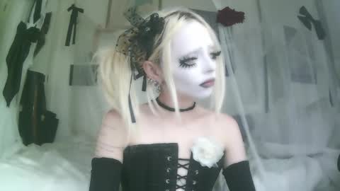 Snapshot of bl0odsyring3 chatting on 8, 10, 2025 vampire fang online show from 8, 10, 2025