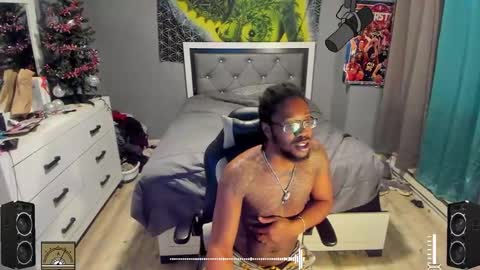 Plant Base Streamers From Pennsylvania online show from 21, 12, 2024