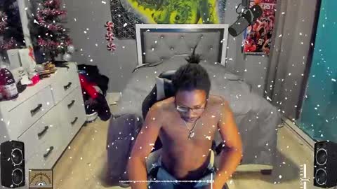 Plant Base Streamers From Pennsylvania online show from 24, 12, 2024