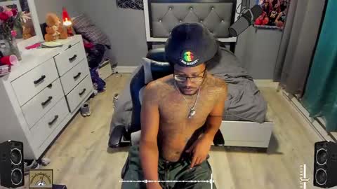 Plant Base Streamers From Pennsylvania online show from 23, 2, 2025