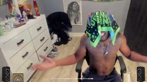 Plant Base Streamers From Pennsylvania online show from 29, 9, 2025