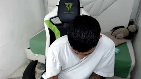 Snapshot of black_diamondd_ chatting on 31, 1, 2026 Black diamondd online show from 31, 1, 2026