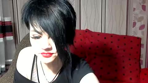 black_hot_01 online show from 25, 12, 2024