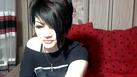 black_hot_01 online show from 1, 2, 2025