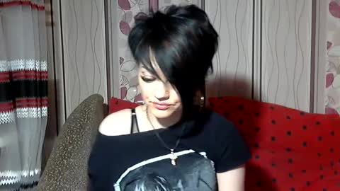 black_hot_01 online show from 6, 2, 2025