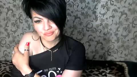 black_hot_01 online show from 9, 9, 2025