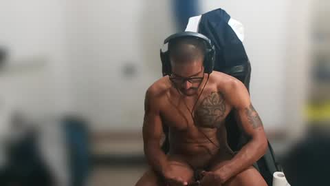 Snapshot of black_lollipop chatting on 12, 5, 2026 Master online show from 12, 5, 2026