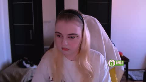 Snapshot of black_neon chatting on 11, 10, 2025 Sasha and Bella online show from 11, 10, 2025