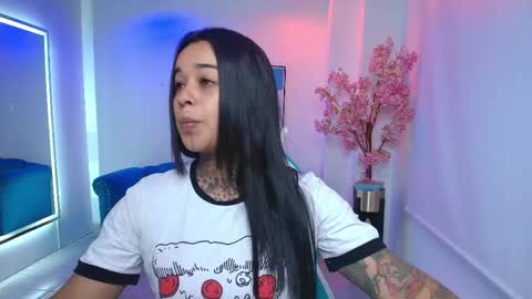 Snapshot of black_roseee chatting on 19, 5, 2026 Rousse online show from 19, 5, 2026