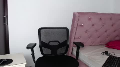 Twtter 1MikeBeckford            Onlyfns beckfordmike online show from 3, 3, 2025